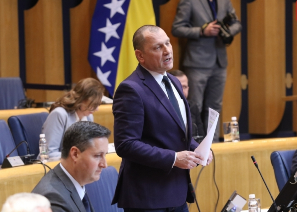 ZLATKO MILETIĆ ZVONI NA UZBUNU: Do urušavanja države dolazi zbog…